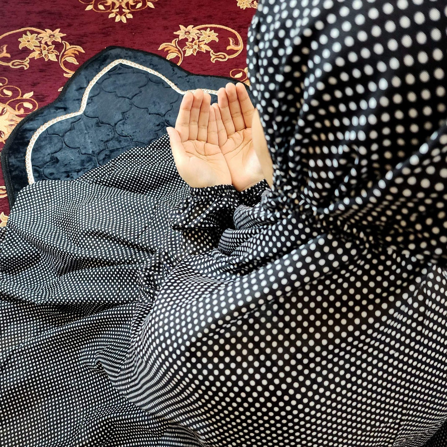 Printed Namaz Chadar with sleeves and Niqab - 007