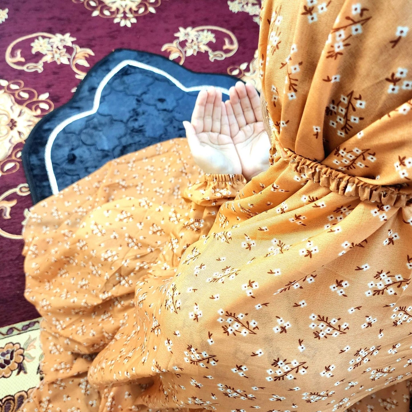 Printed Namaz Chadar with sleeves and Niqab - 001