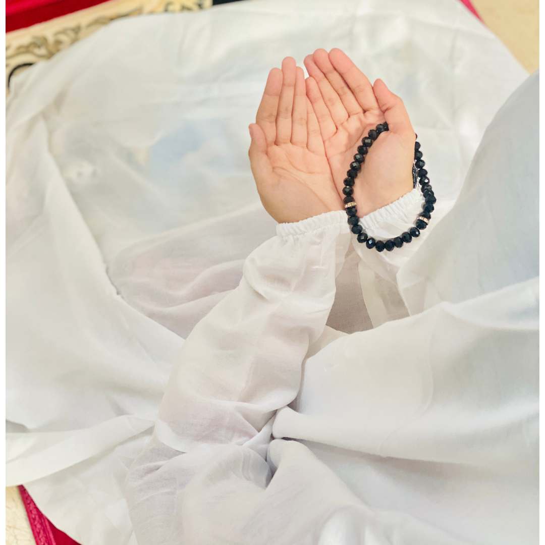Plain Namaz Chadar with sleeves and Niqab - White